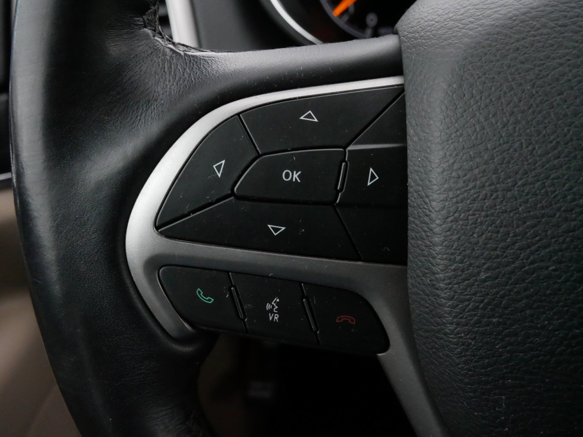 Used 2020 Jeep Grand Cherokee Limited w/ Luxury Group II image 26