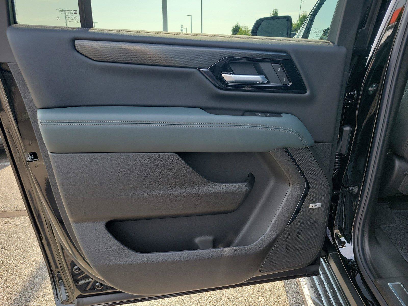 New 2026 GMC Yukon XL AT4 AWD/4WD image 17