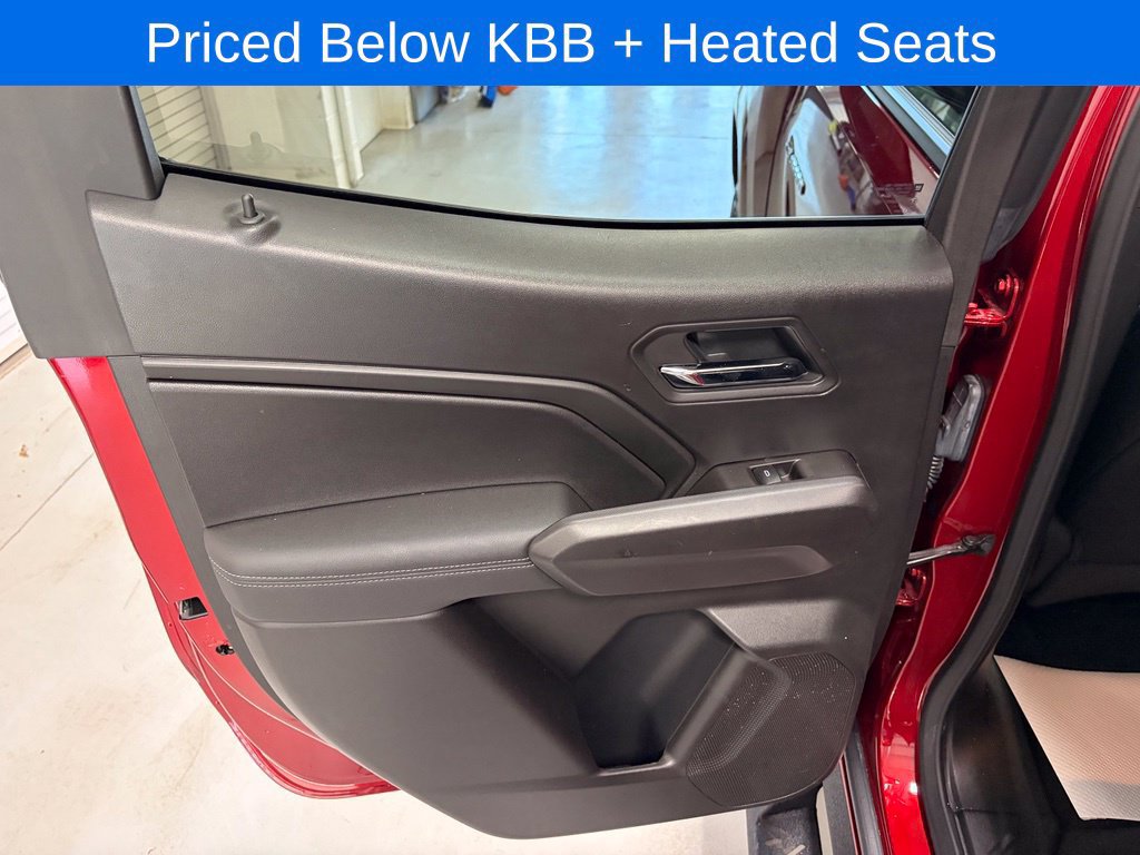 Used 2025 Chevrolet Colorado LT AWD/4WD image 16