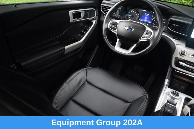 Used 2023 Ford Explorer XLT w/ Equipment Group 202A AWD/4WD image 2