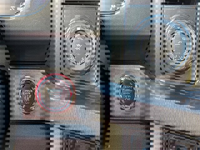 Used 2025 Ford F250 Platinum w/ FX4 Off-Road Package image 26