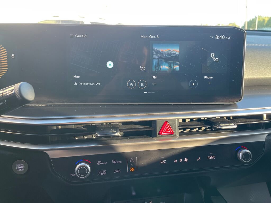 Used 2024 Kia Sorento S image 12