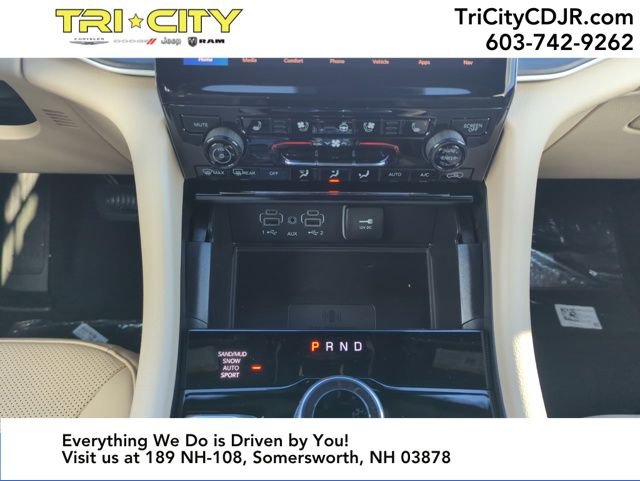 New 2025 Jeep Grand Cherokee Limited w/ Luxury Tech Group II image 17