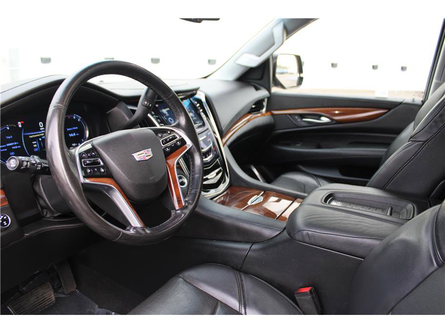 Used 2016 Cadillac Escalade ESV Luxury image 9