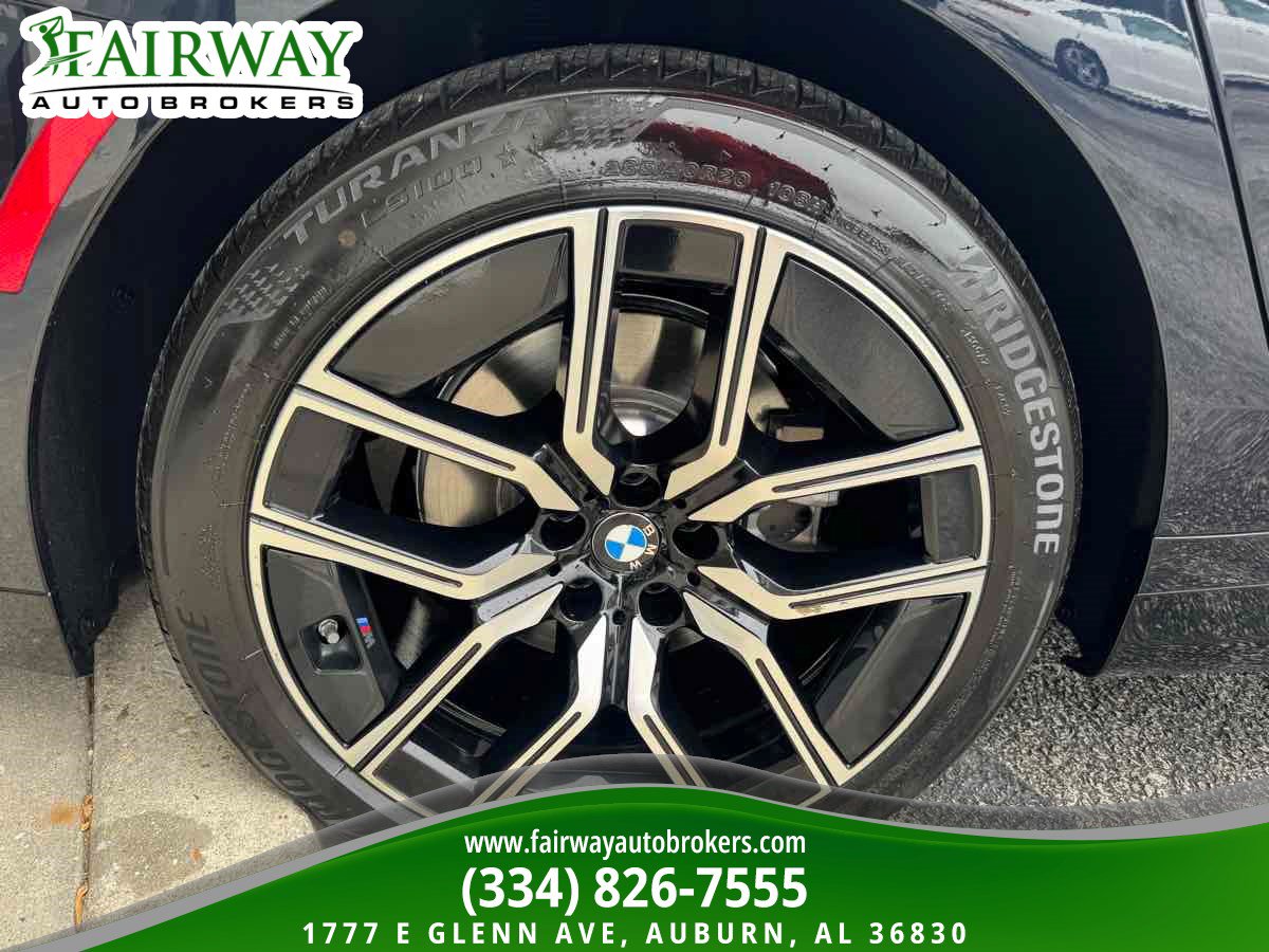 Used 2025 BMW 740i xDrive AWD/4WD image 33