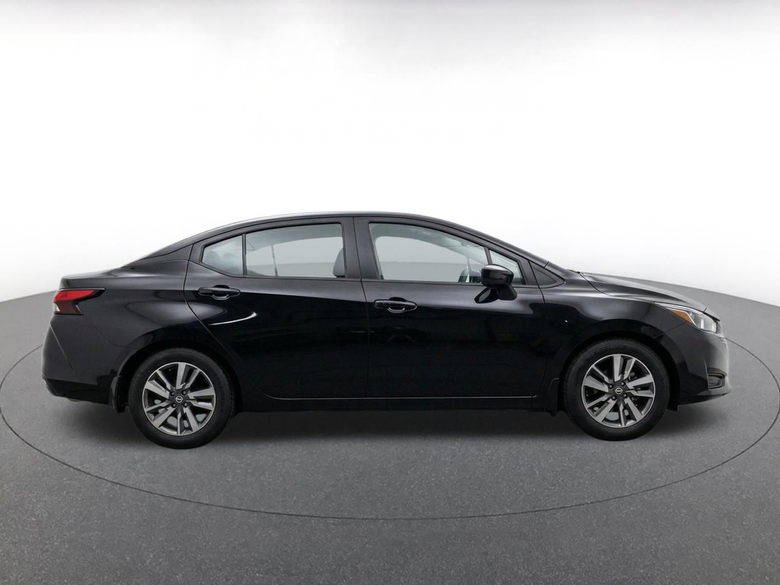 Used 2025 Nissan Versa SV FWD image 14