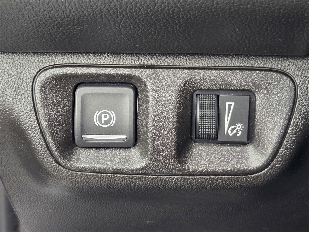 Used 2018 GMC Acadia SLE image 25