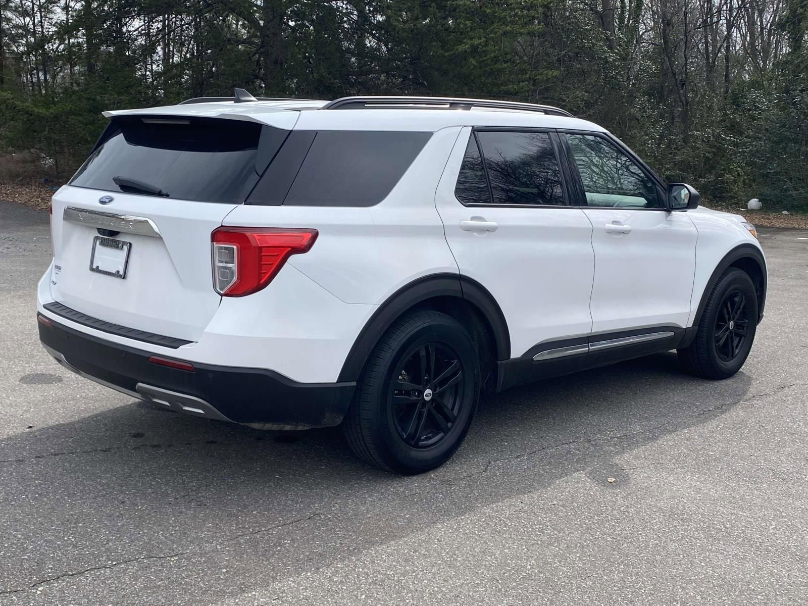 Used 2023 Ford Explorer XLT w/ Equipment Group 202A image 7