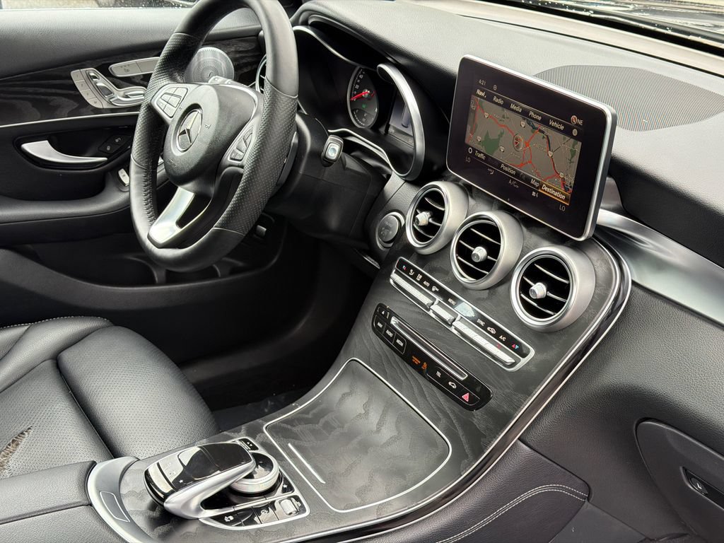 Used 2018 Mercedes-Benz GLC 300 4MATIC image 9