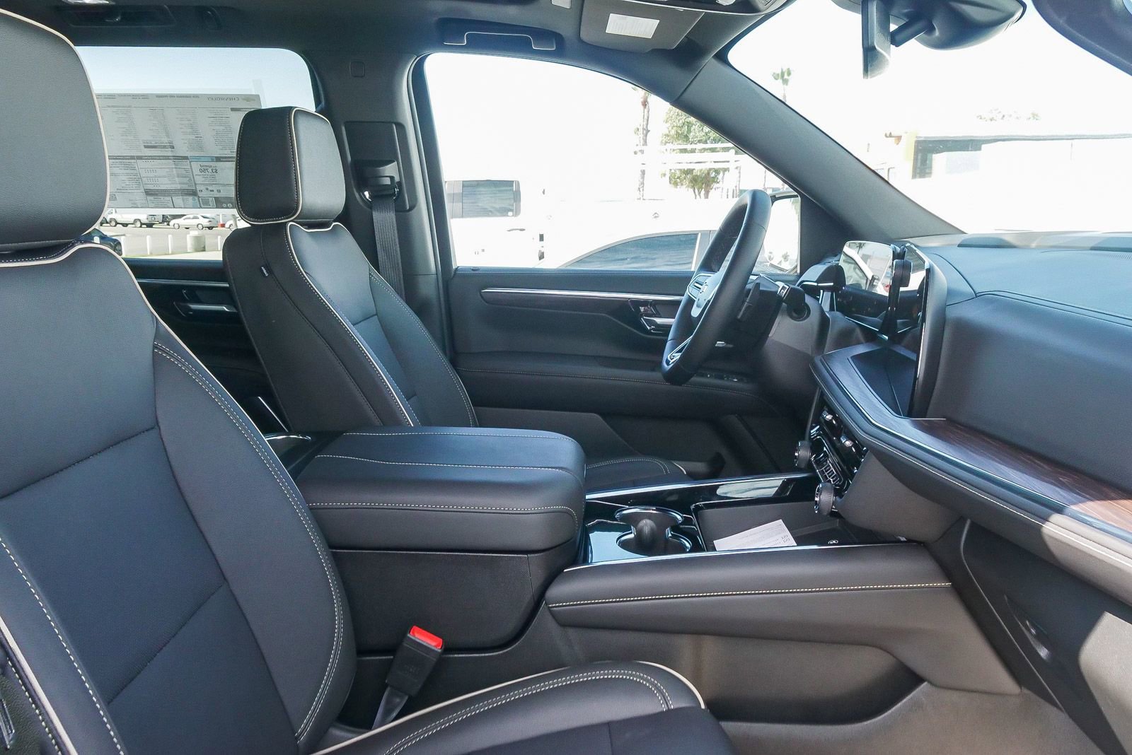 New 2026 Chevrolet Suburban Premier w/ Sun And Tow Package AWD/4WD image 17