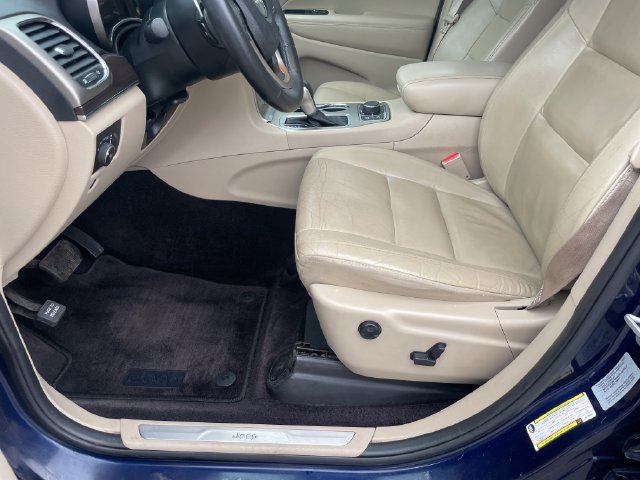 Used 2017 Jeep Grand Cherokee Limited AWD/4WD image 9