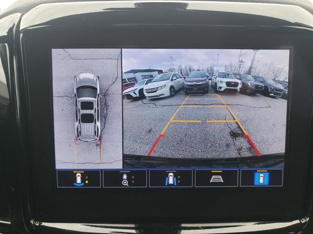 Used 2022 Chevrolet Traverse LT image 23