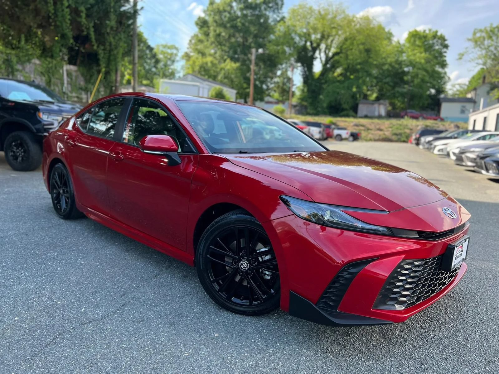 Used 2025 Toyota Camry SE FWD image 20