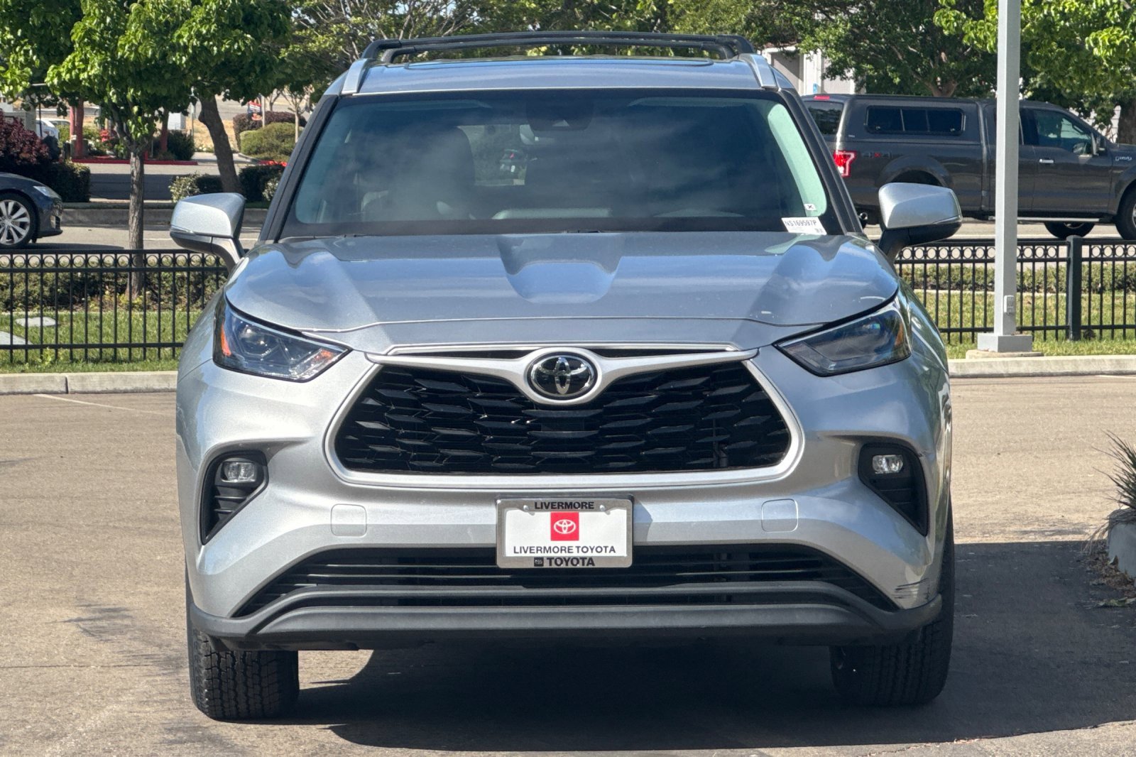 Used 2022 Toyota Highlander XLE image 9