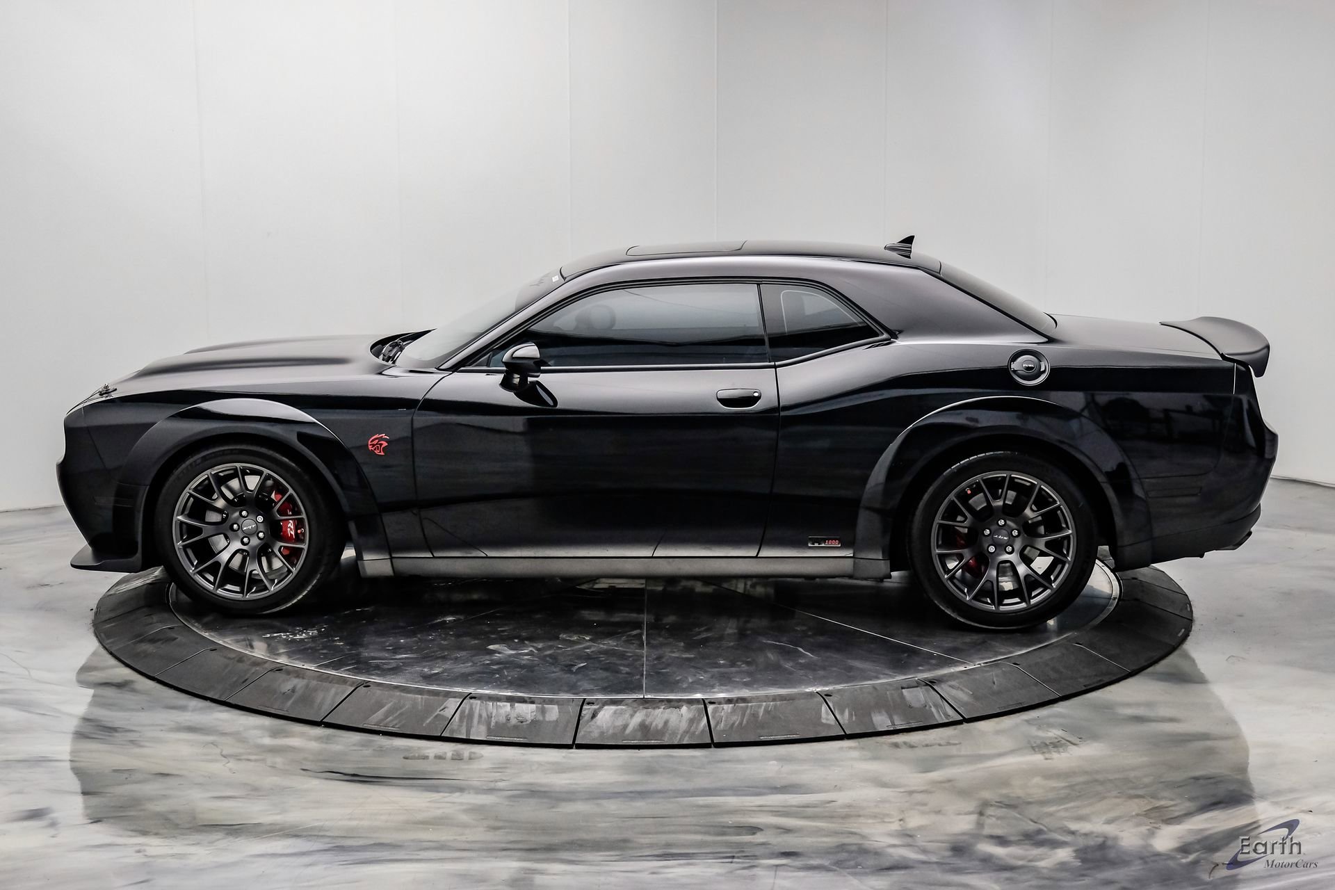 Used 2022 Dodge Challenger SRT Hellcat RWD image 9
