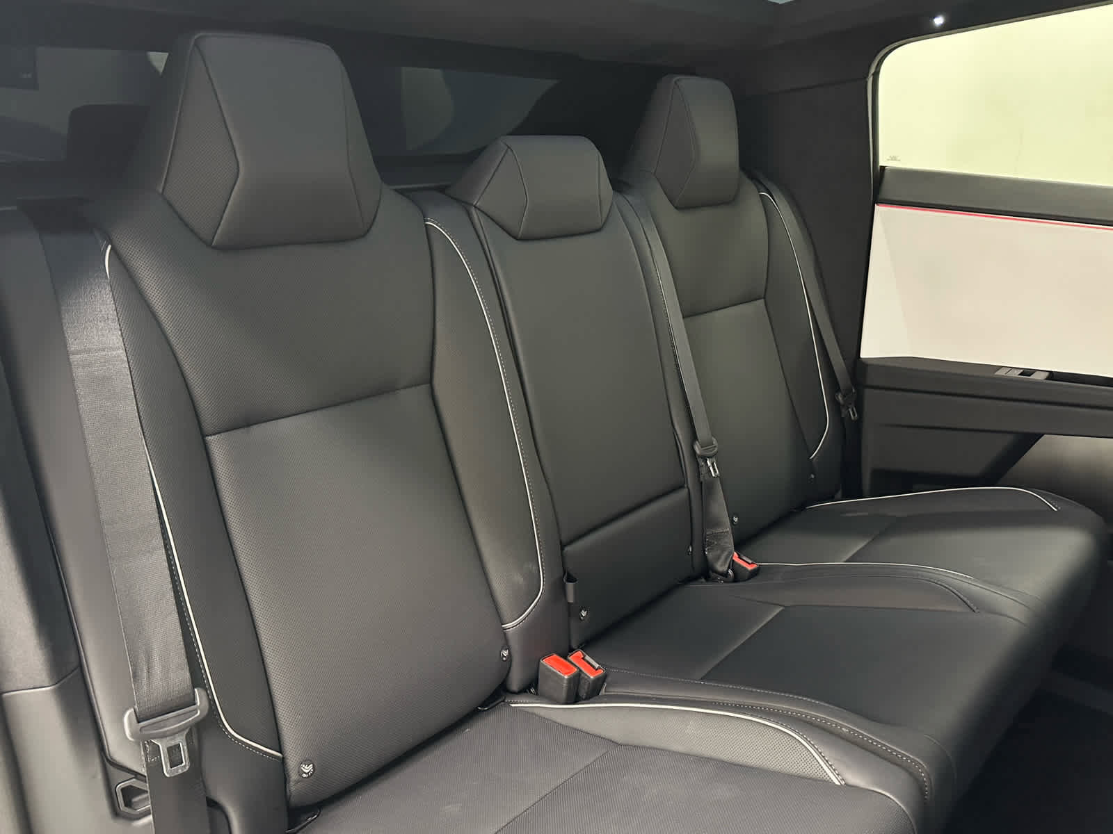 Used 2024 Tesla Cybertruck AWD Crew Cab image 22
