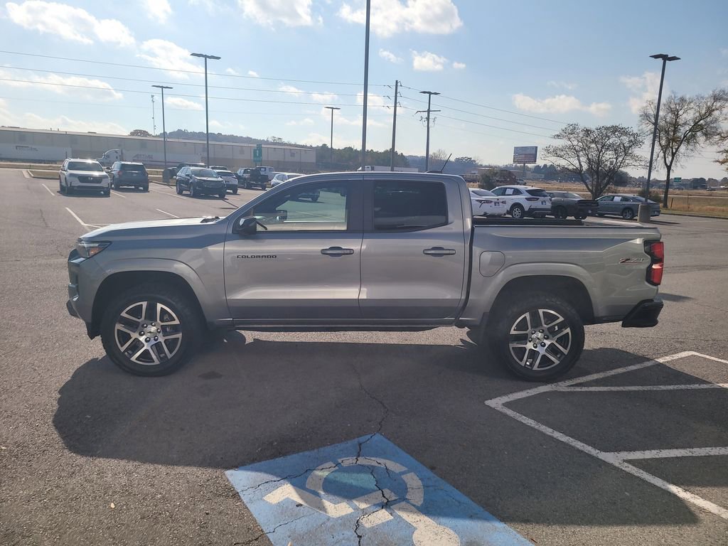 Used 2023 Chevrolet Colorado Z71 w/ Z71 Convenience Package 2 image 6