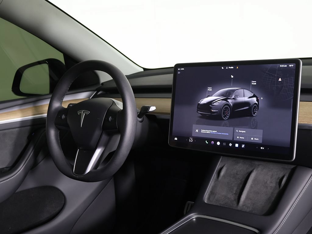 Used 2024 Tesla Model Y Performance AWD/4WD image 29