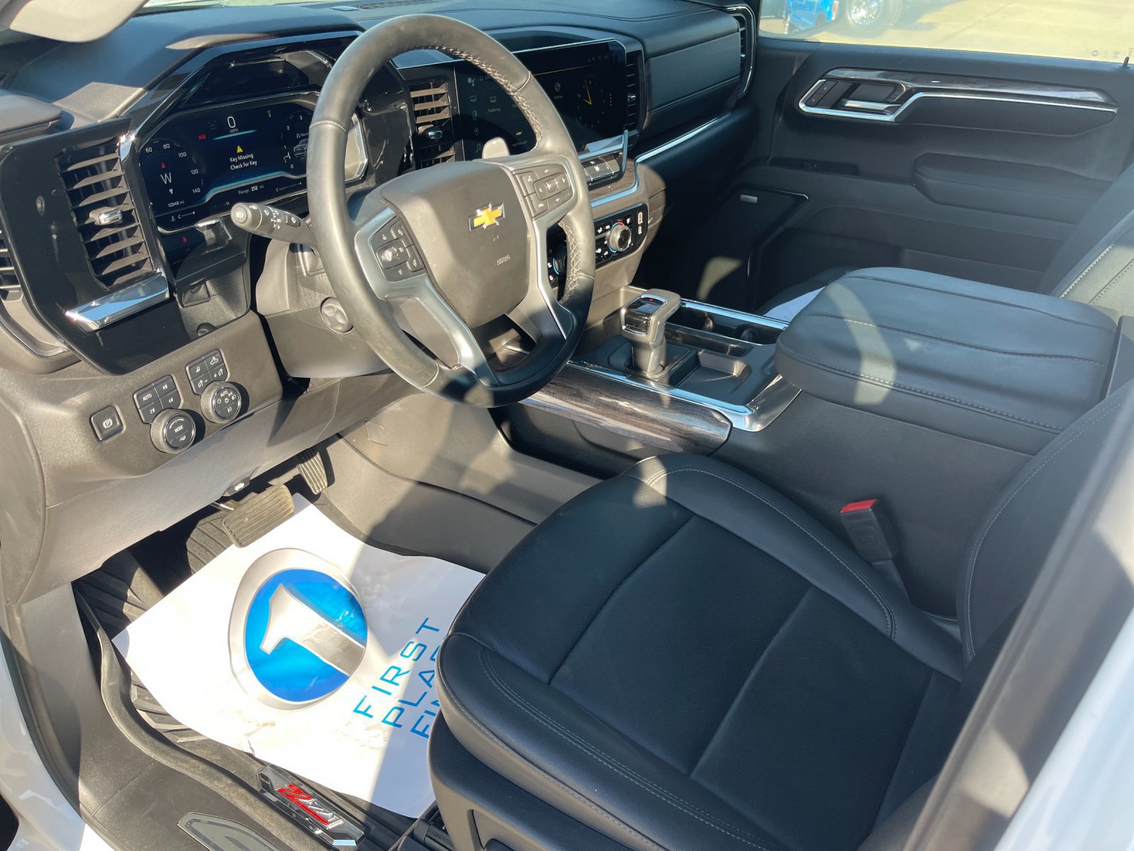 Used 2024 Chevrolet Silverado 1500 LTZ AWD/4WD image 10