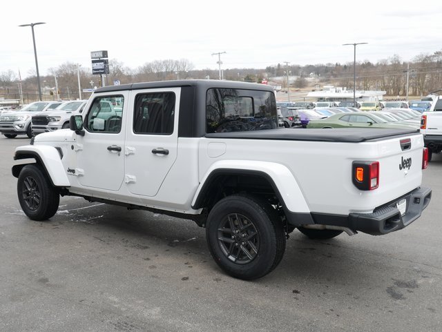 Used 2024 Jeep Gladiator Sport image 10