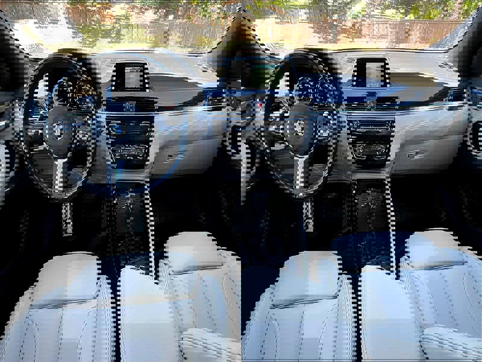 Used 2018 BMW X2 sDrive28i w/ M SportX Package image 17