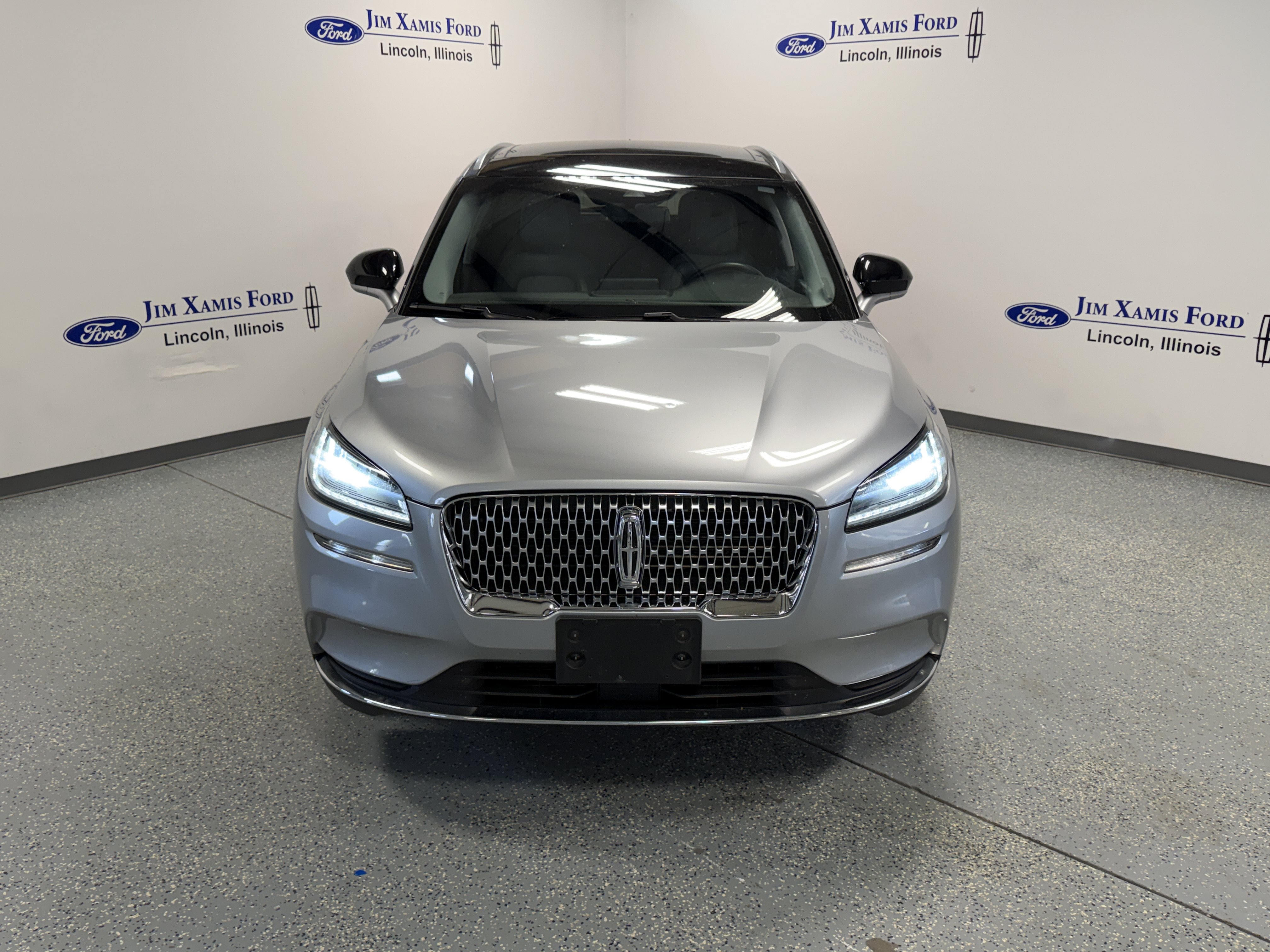Used 2022 Lincoln Corsair FWD w/ Premium Package image 2