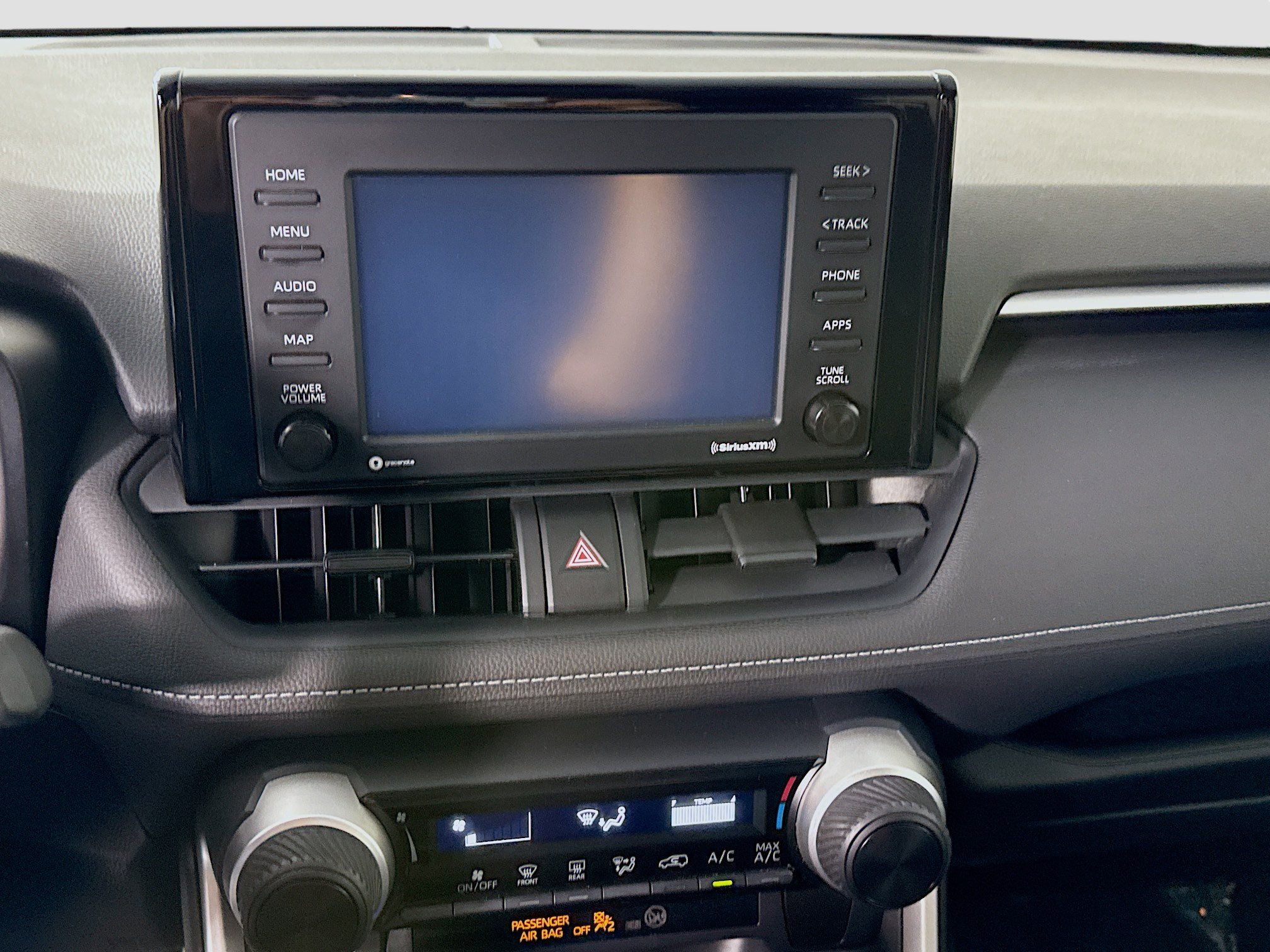 Used 2020 Toyota RAV4 LE image 18