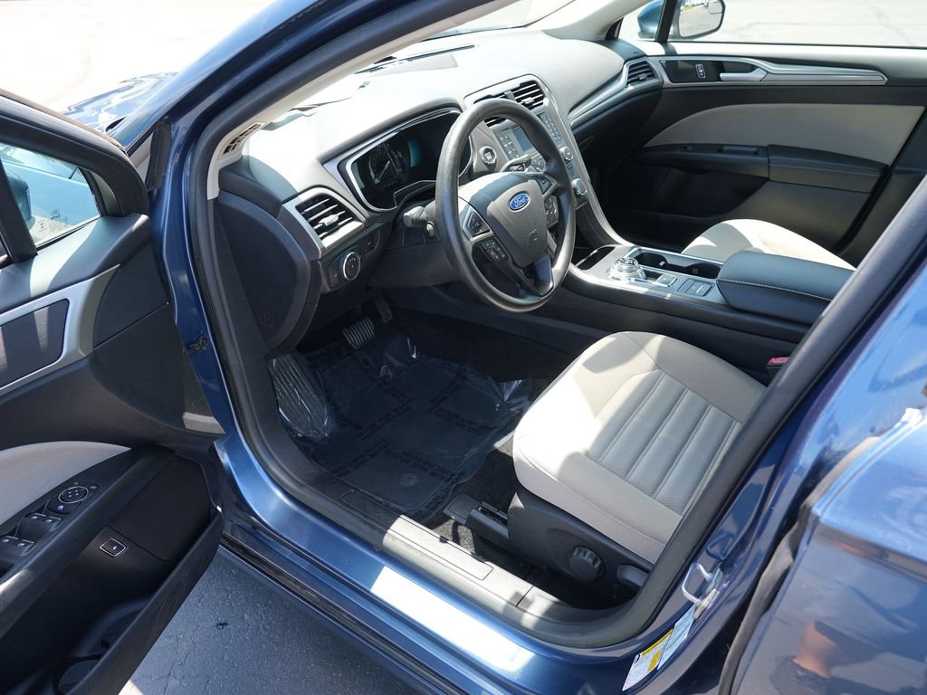 Used 2018 Ford Fusion S FWD image 13