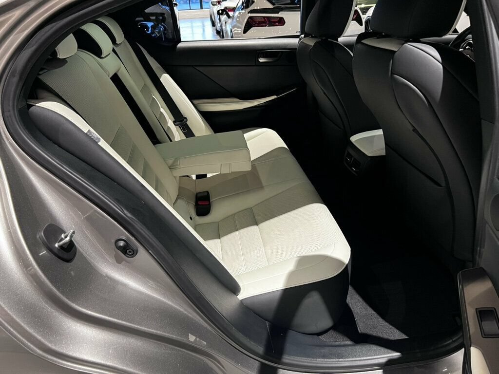Used 2021 Lexus IS 350 F Sport RWD image 19