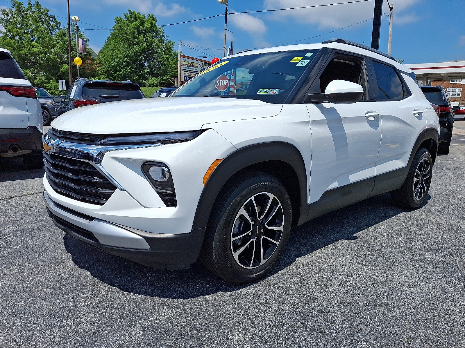 Used 2025 Chevrolet TrailBlazer LT image 1