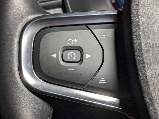 New 2025 Volvo XC40 B5 Core w/ Protection Package Premier image 18