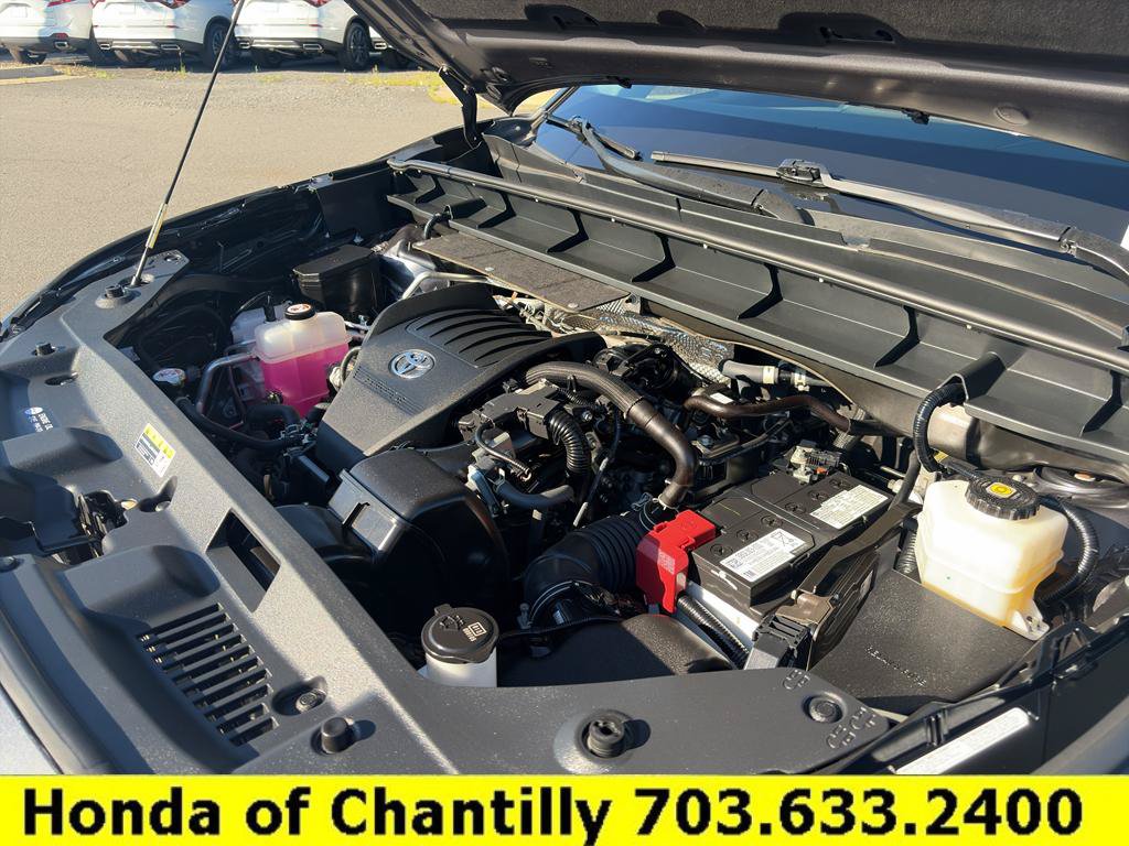 Used 2023 Toyota Highlander LE AWD/4WD image 33