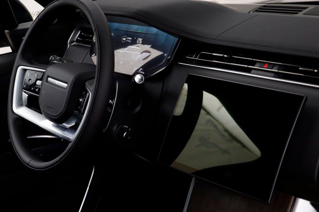 New 2025 Land Rover Range Rover SE AWD/4WD image 24