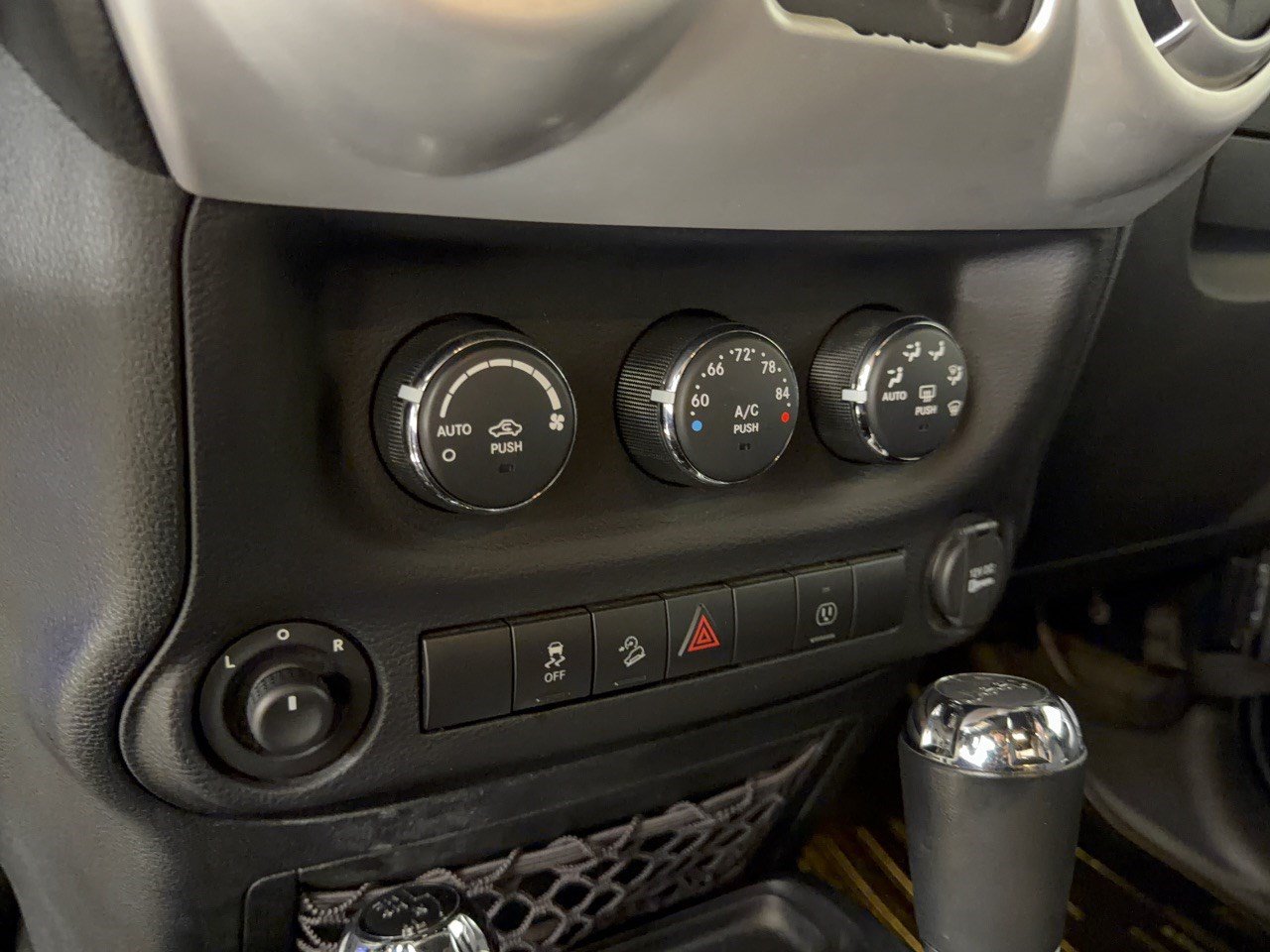 Used 2013 Jeep Wrangler Rubicon w/ PWR Convenience Group AWD/4WD image 22