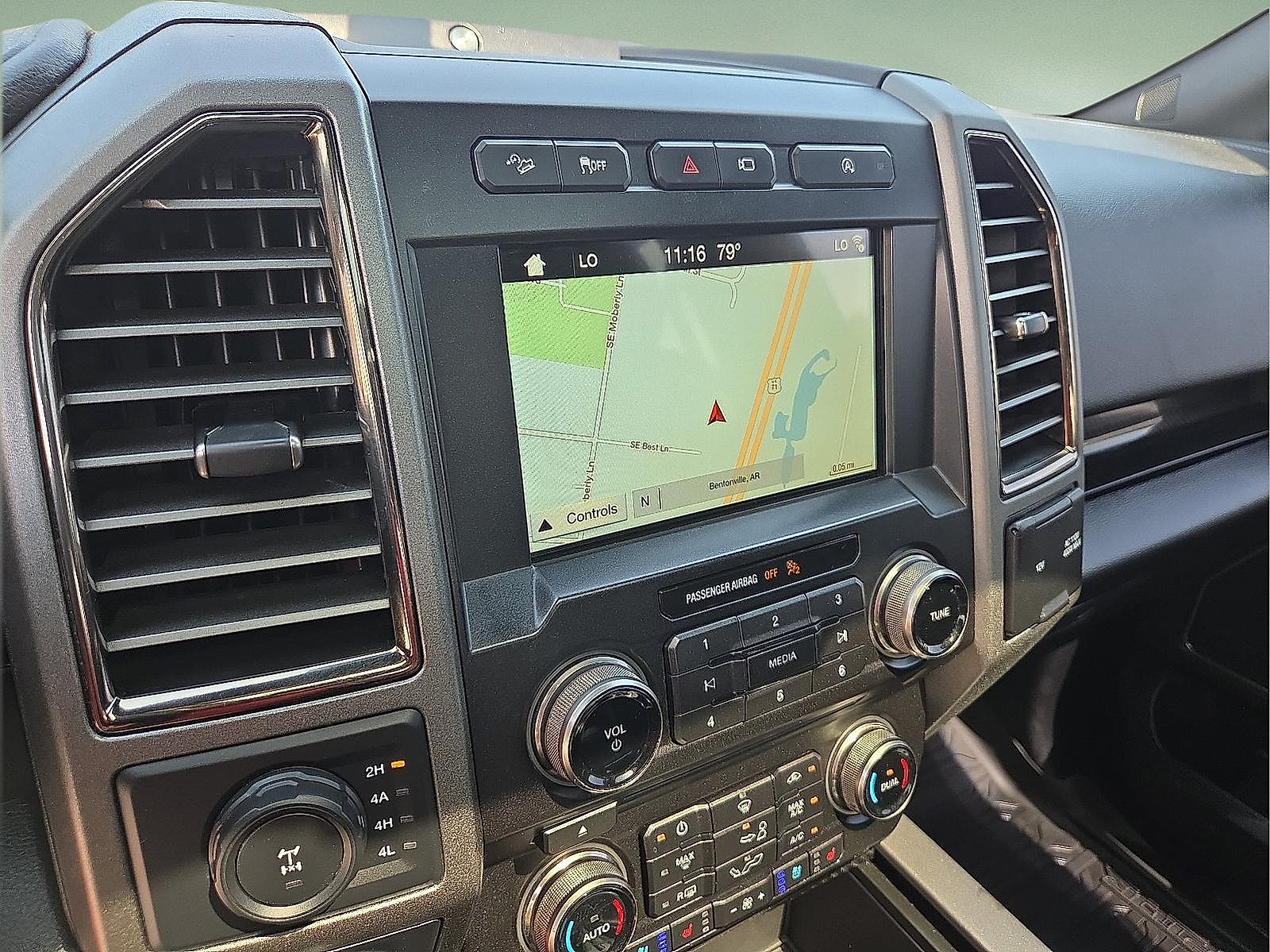 Used 2018 Ford F150 Raptor w/ Equipment Group 802A Luxury AWD/4WD image 7