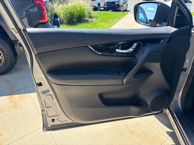 Used 2022 Nissan Rogue Sport SV w/ Technology Package AWD/4WD image 13