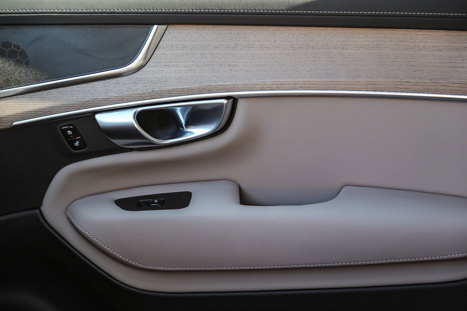 Certified 2025 Volvo XC90 B5 Core w/ Climate Package image 22