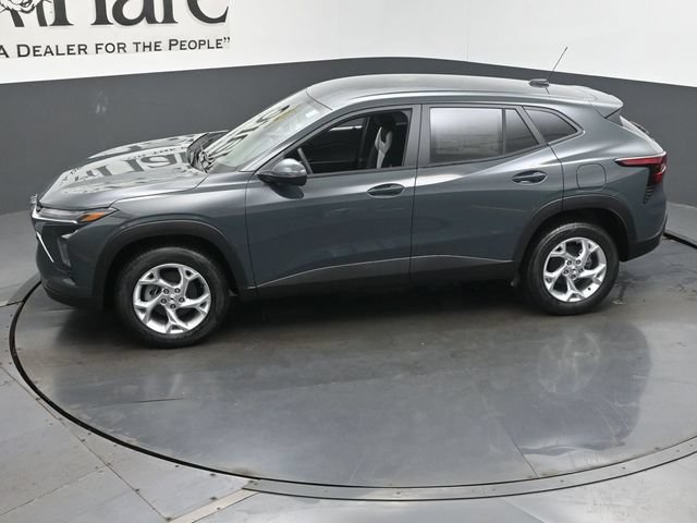 New 2026 Chevrolet Trax LS w/ LS Convenience Package FWD image 36