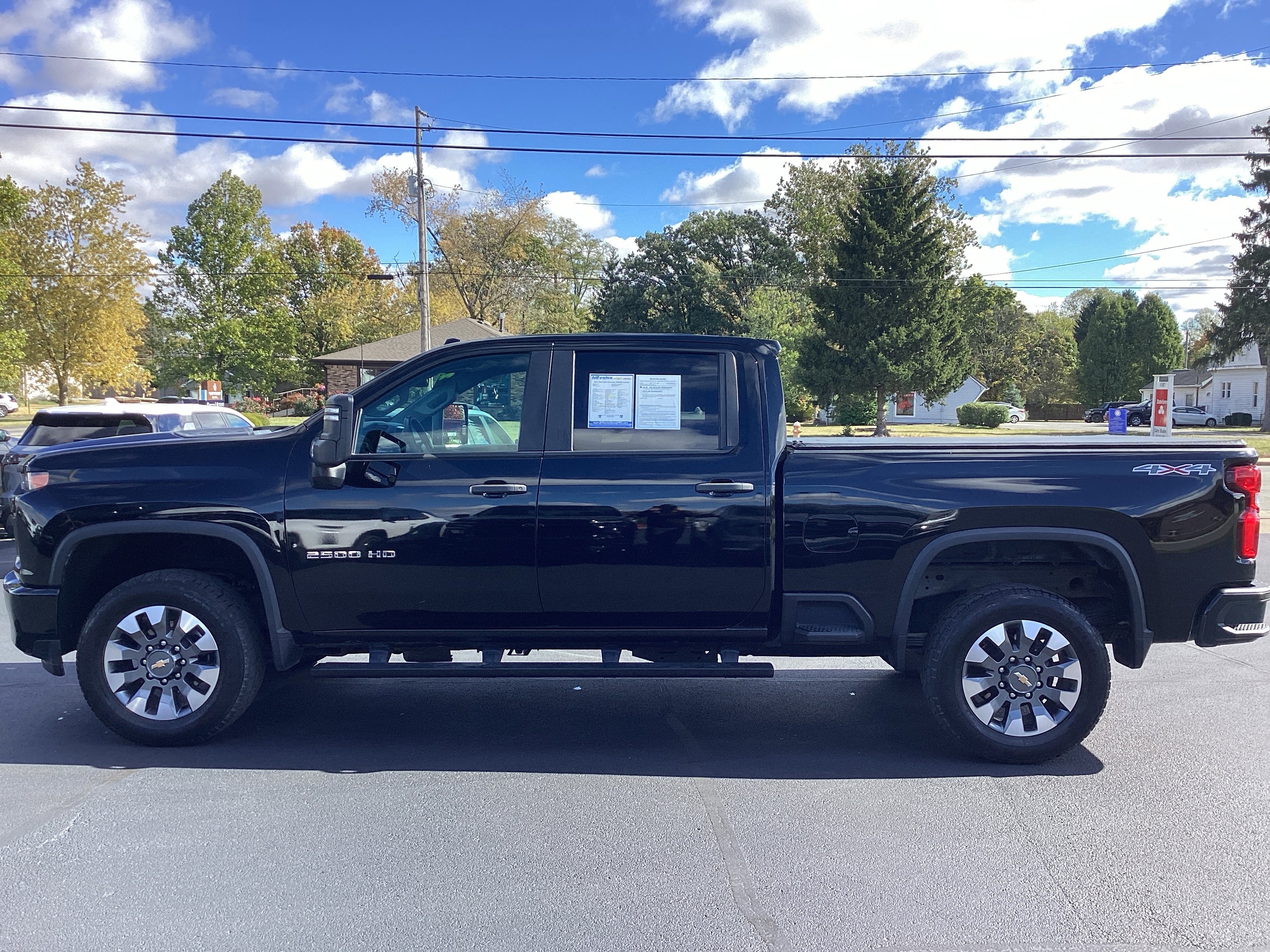 Used 2021 Chevrolet Silverado 2500 Custom w/ Custom Convenience Package image 3