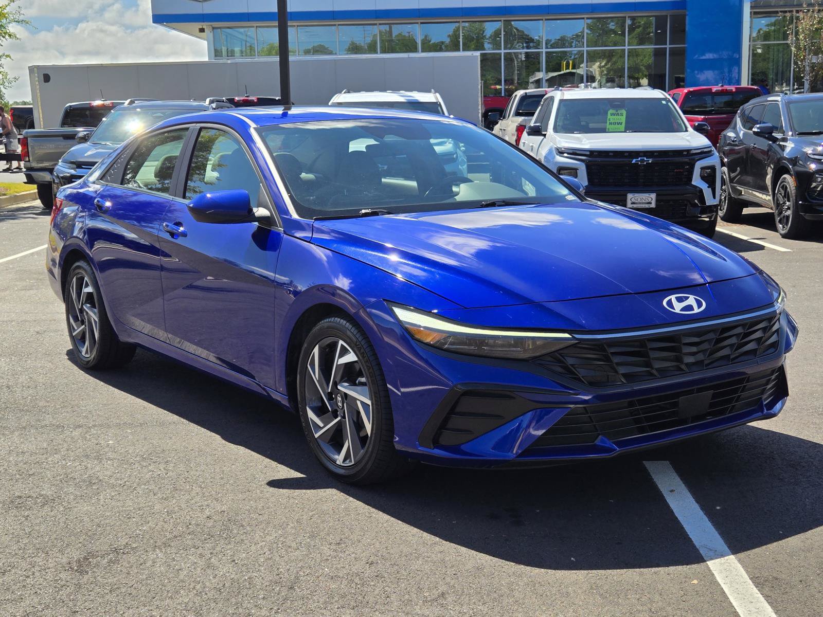 Used 2025 Hyundai Elantra SEL FWD image 4