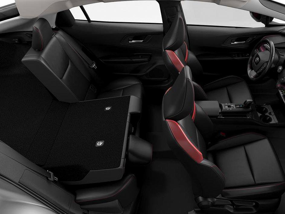 New 2026 Toyota Prius Plug-In Hybrid image 4