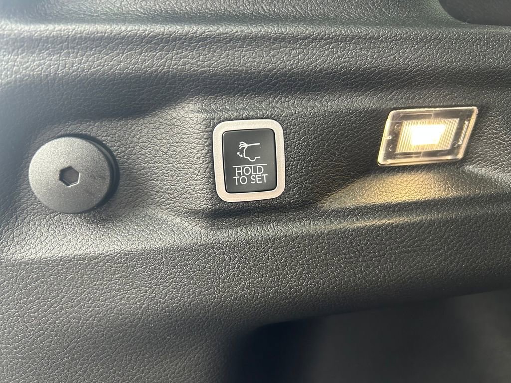 New 2025 Jeep Grand Cherokee L Altitude image 29