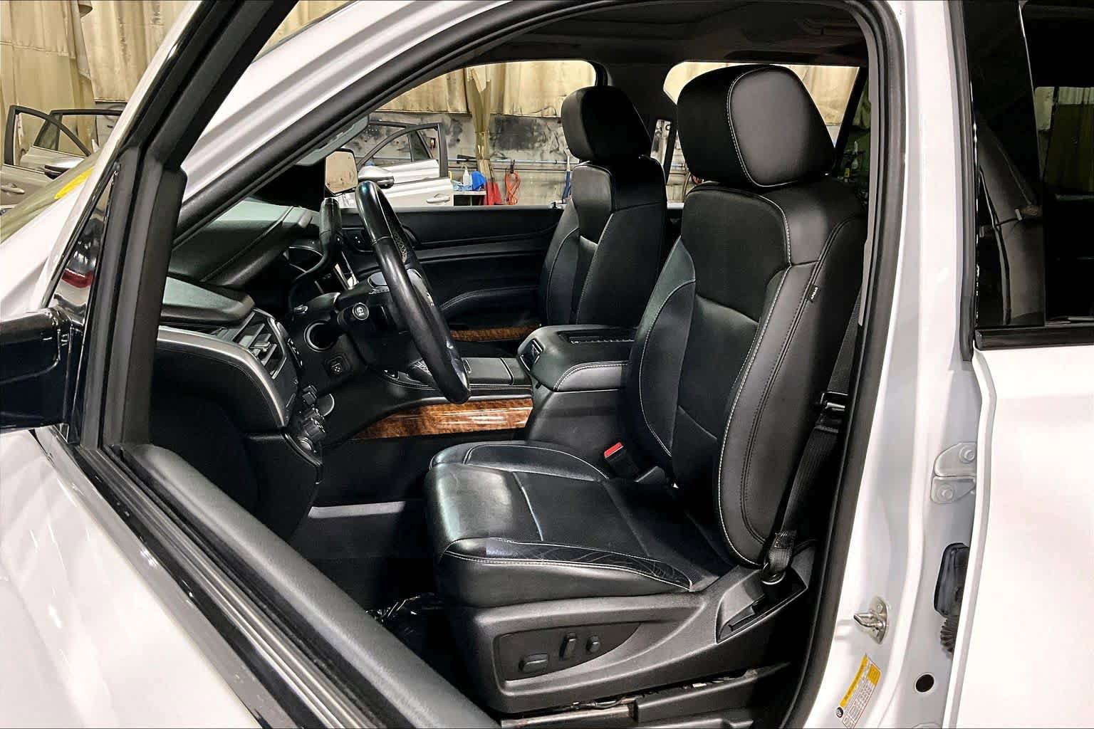 Used 2019 Chevrolet Suburban Premier AWD/4WD image 8