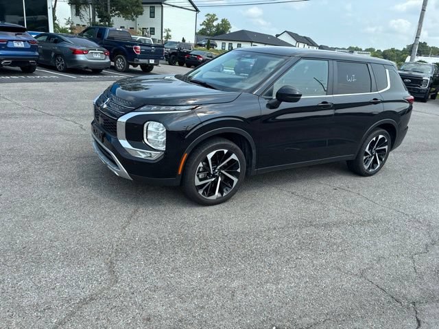 Used 2024 Mitsubishi Outlander SE AWD/4WD image 13