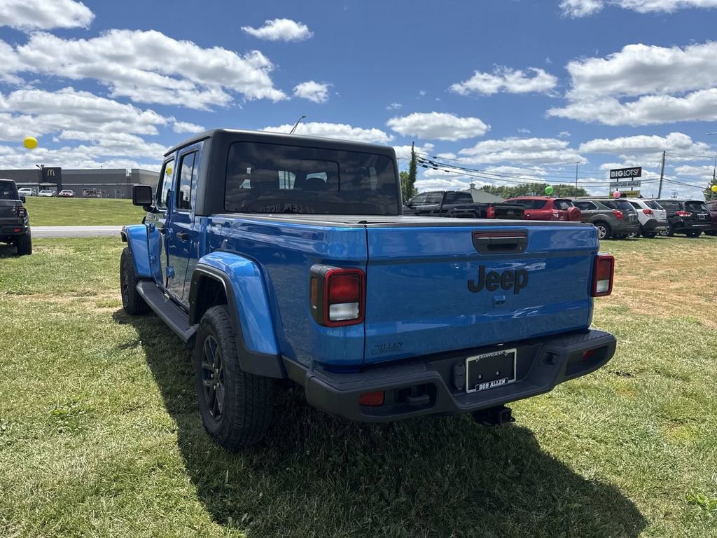 Used 2022 Jeep Gladiator Sport AWD/4WD image 12