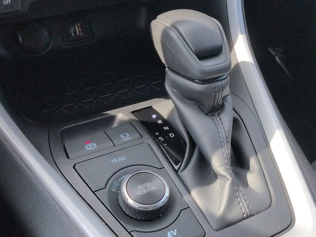 Certified 2025 Toyota RAV4 LE AWD/4WD image 22