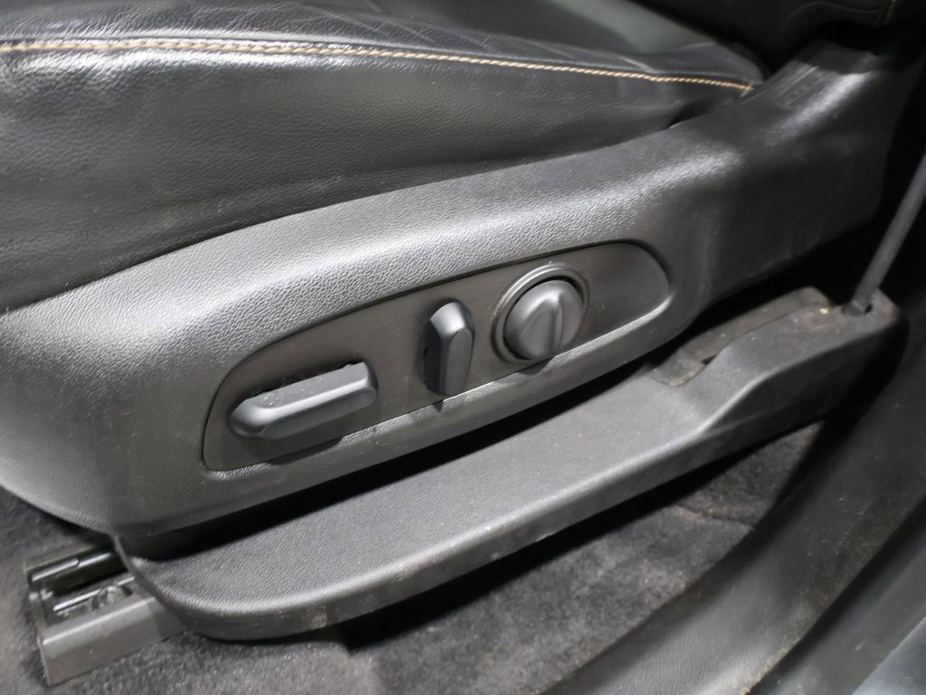 Used 2019 Chevrolet Traverse LT image 12