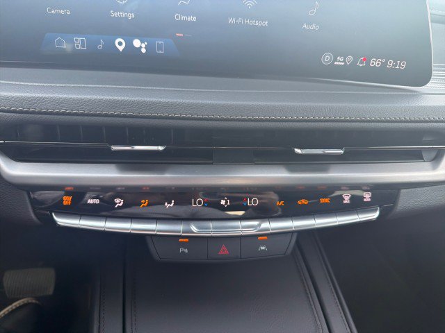 Used 2025 Cadillac XT4 Premium Luxury FWD image 9