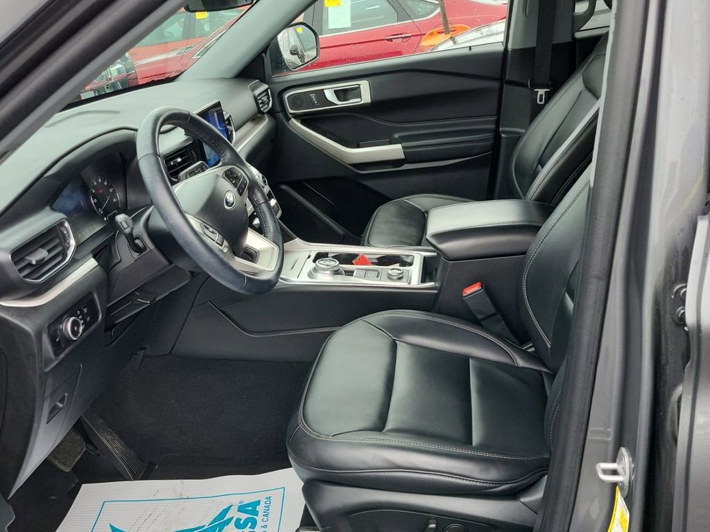 Used 2023 Ford Explorer XLT w/ Equipment Group 202A image 40