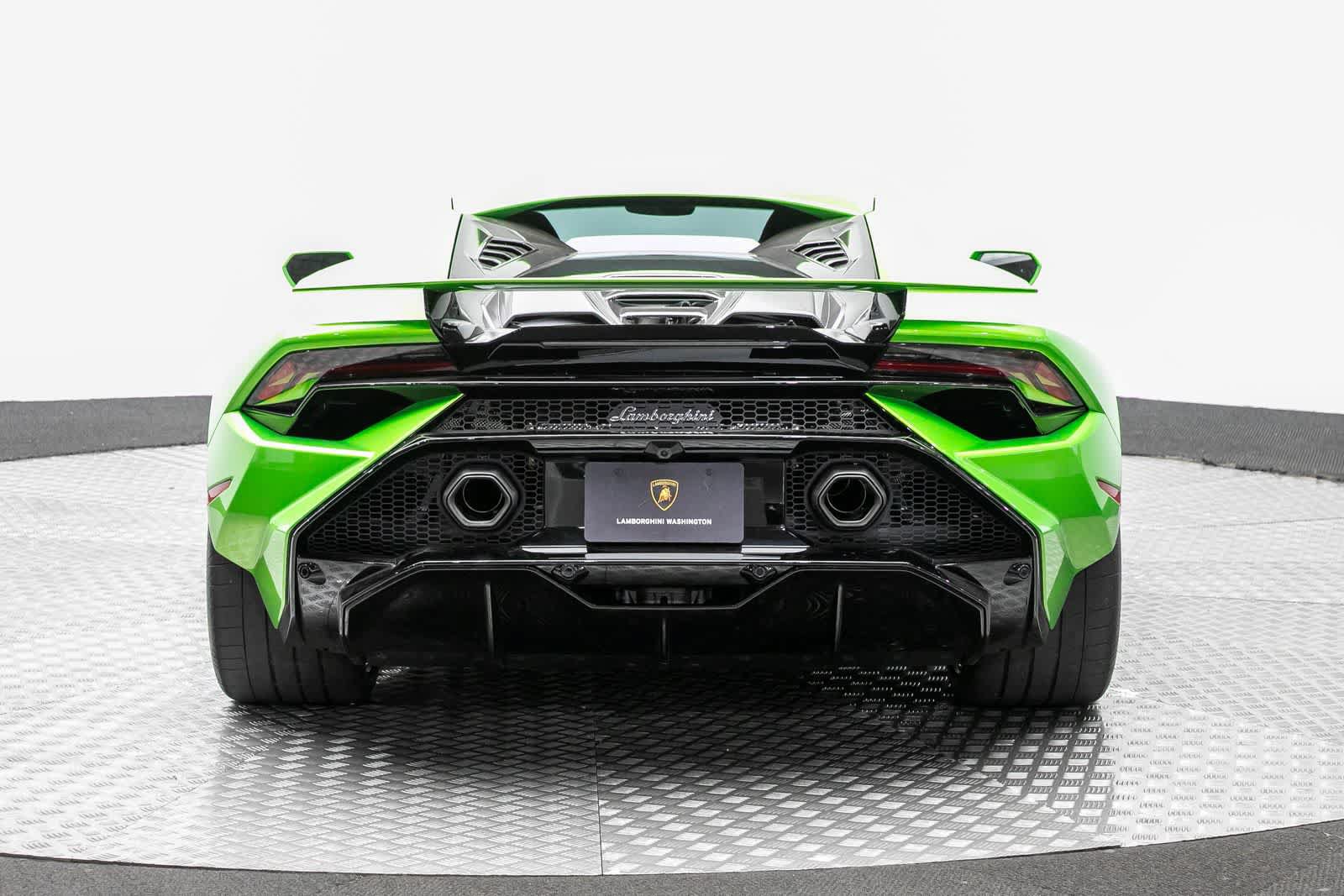 Used 2024 Lamborghini Huracan Tecnica RWD image 5